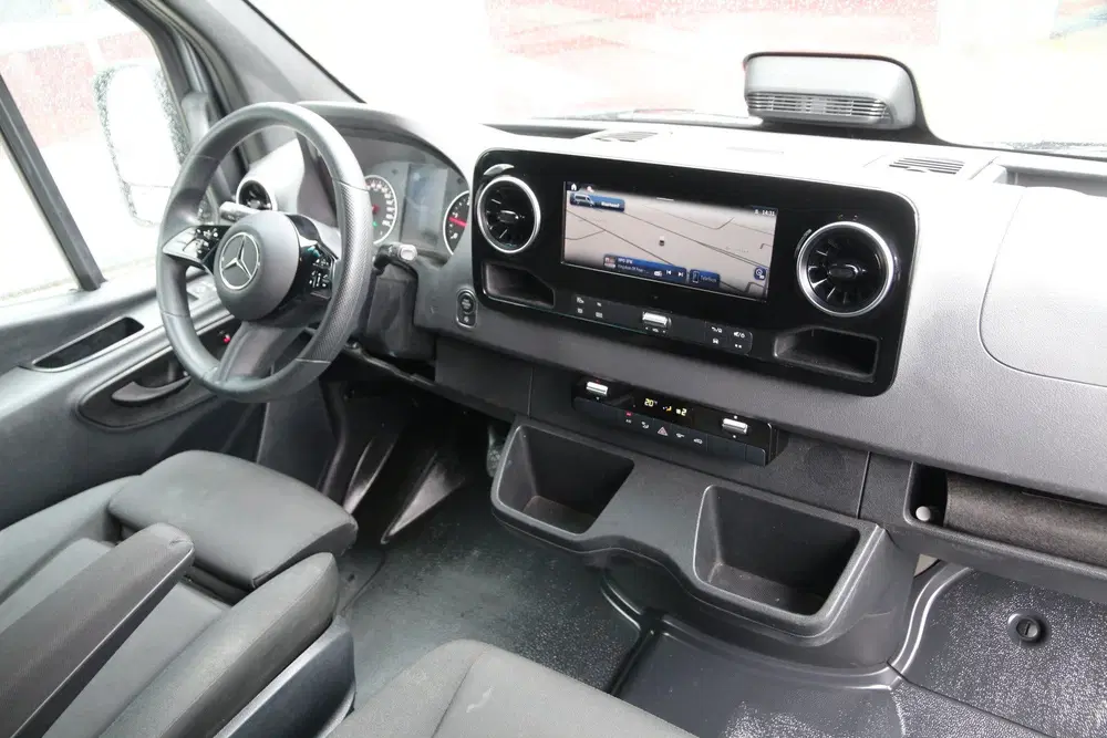 Mercedes-Benz Sprinter 317 CDI uit 2024, foto 5