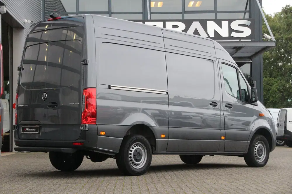 Mercedes-Benz Sprinter 317 CDI uit 2024, foto 8