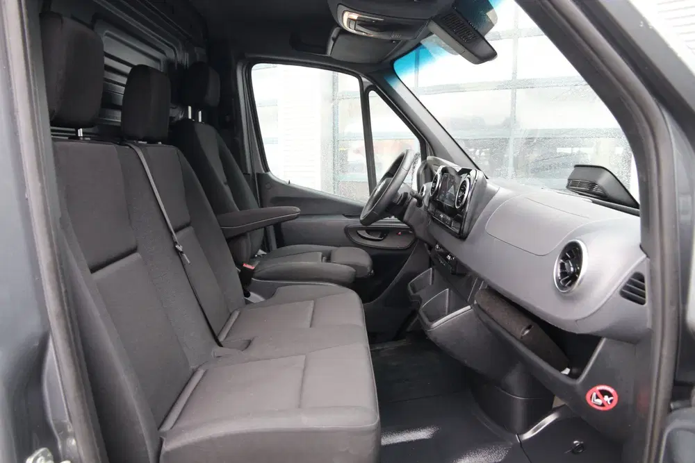 Mercedes-Benz Sprinter 317 CDI uit 2024, foto 9
