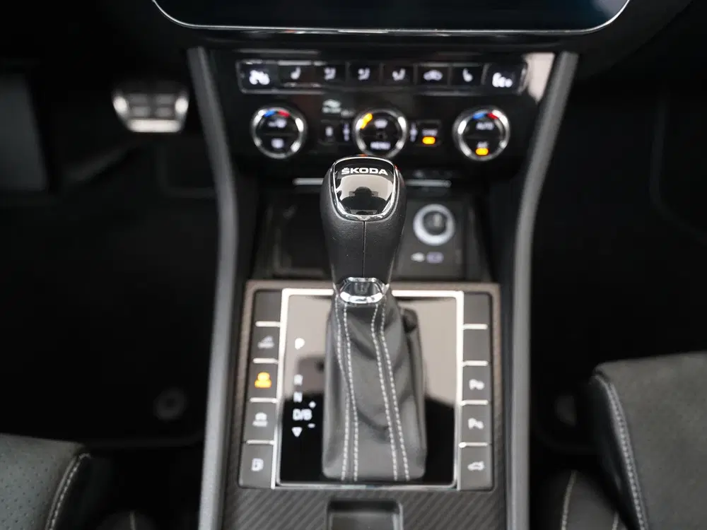 Skoda Superb 1.4 TSI iV Sportline uit 2023, foto 13