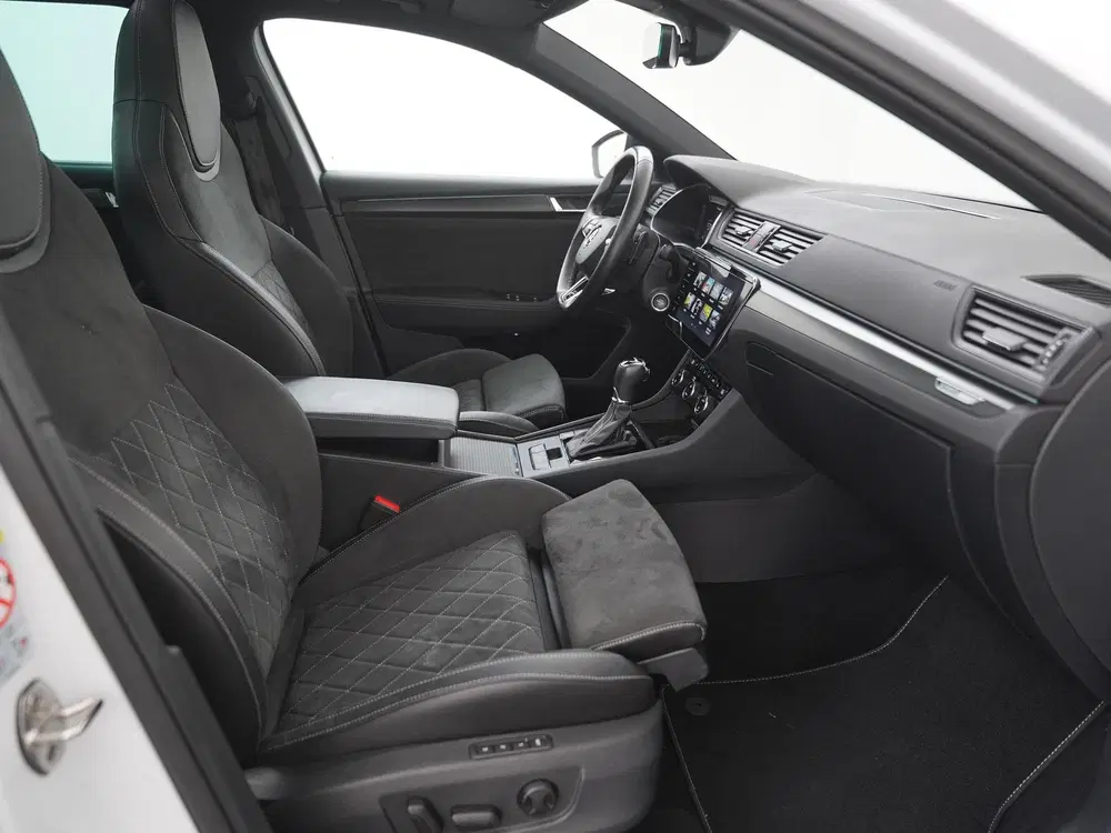 Skoda Superb 1.4 TSI iV Sportline uit 2023, foto 3