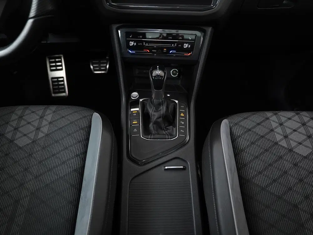 Volkswagen Tiguan 1.4 TSI eHybrid R-Line Black Style uit 2021, foto 13