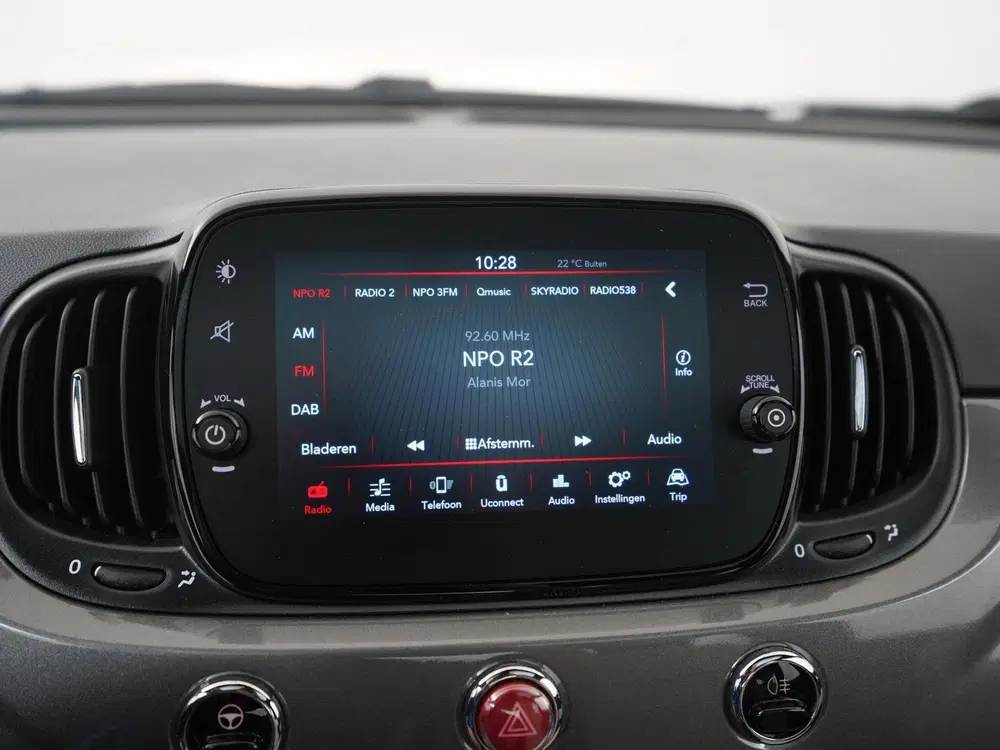 Fiat 500 1.0 Hybrid Dolcevita uit 2022, foto 12