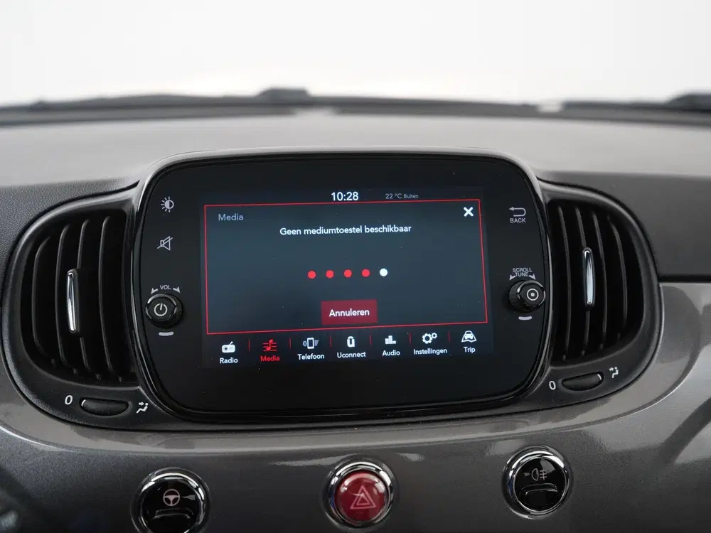 Fiat 500 1.0 Hybrid Dolcevita uit 2022, foto 13