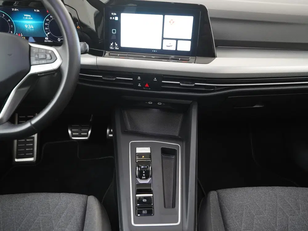 Volkswagen Golf 1.0 eTSI Move DSG uit 2024, foto 12