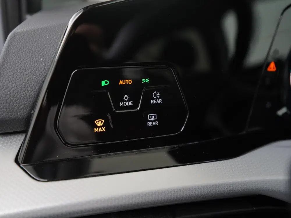 Volkswagen Golf 1.0 eTSI Move DSG uit 2024, foto 13