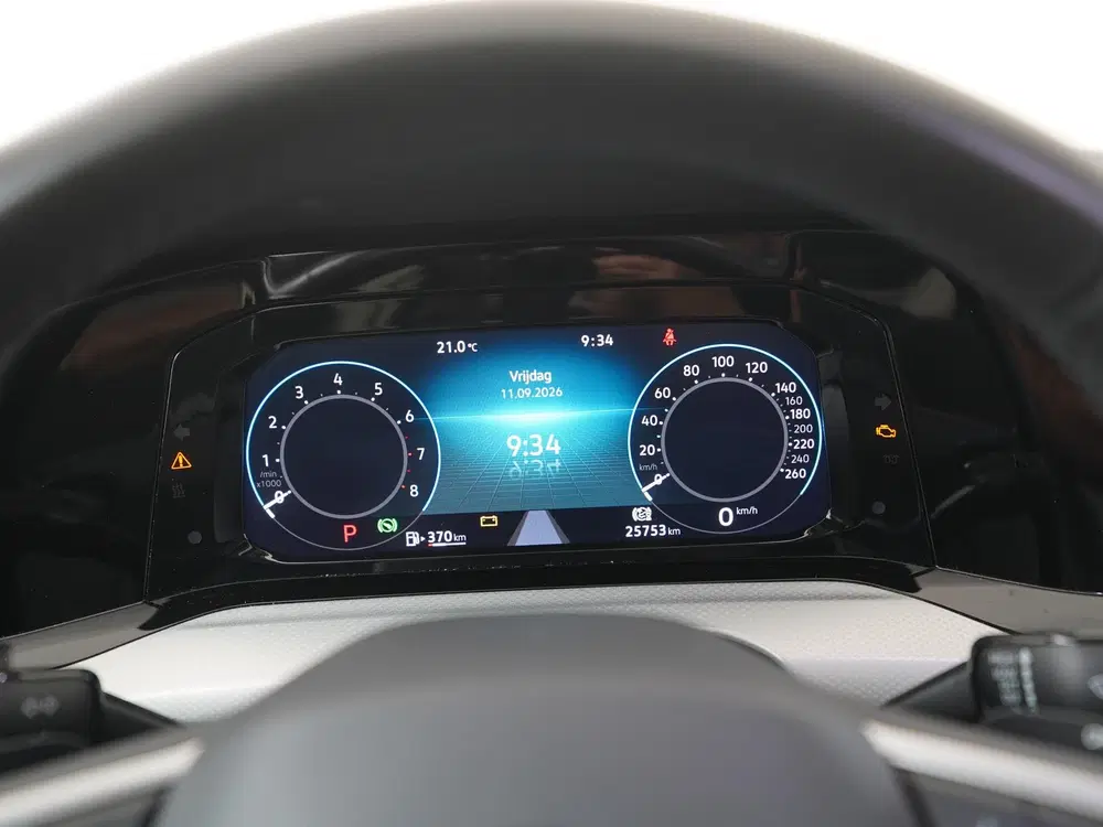 Volkswagen Golf 1.0 eTSI Move DSG uit 2024, foto 9