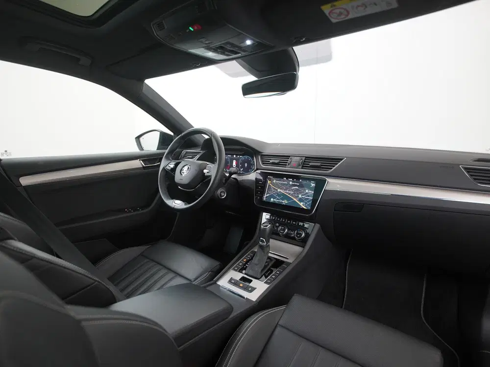 Skoda Superb 1.4 TSI iV Laurin & Klement uit 2022, foto 2