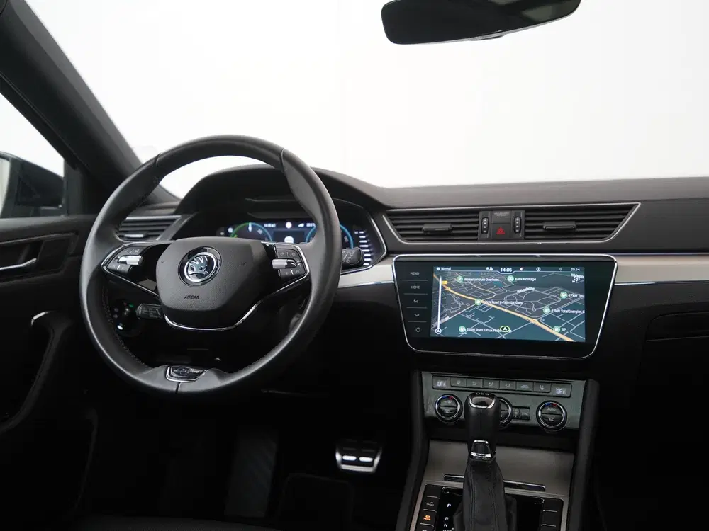 Skoda Superb 1.4 TSI iV Laurin & Klement uit 2022, foto 7