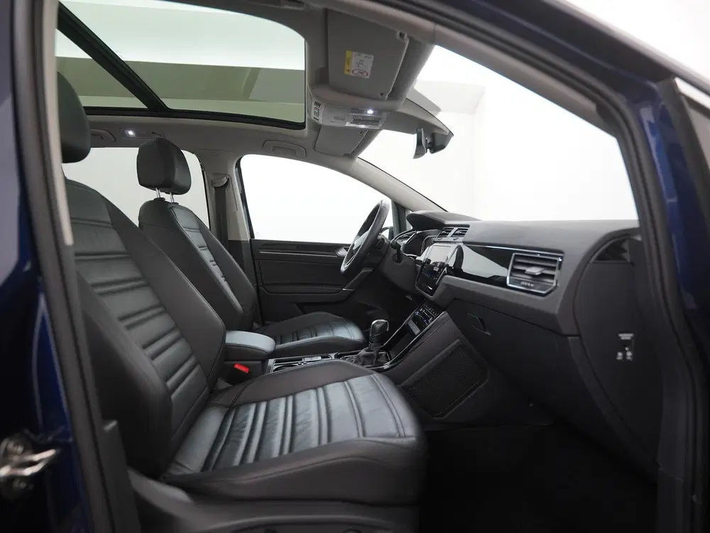 Volkswagen Touran 1.5 TSI Highline R-Line Ext. DSG uit 2023, foto 3
