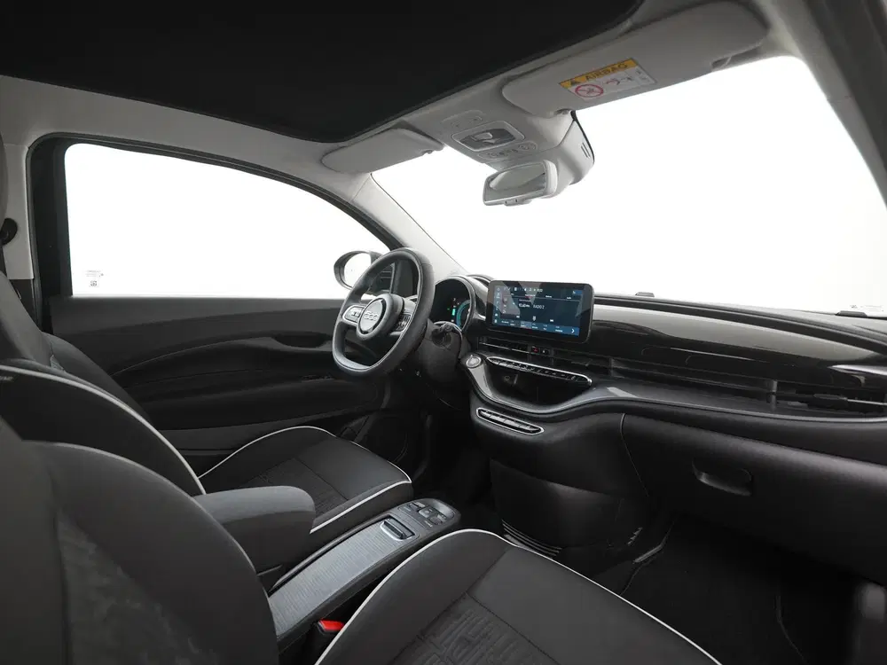 Fiat 500e Icon 42 kWh uit 2023, foto 2