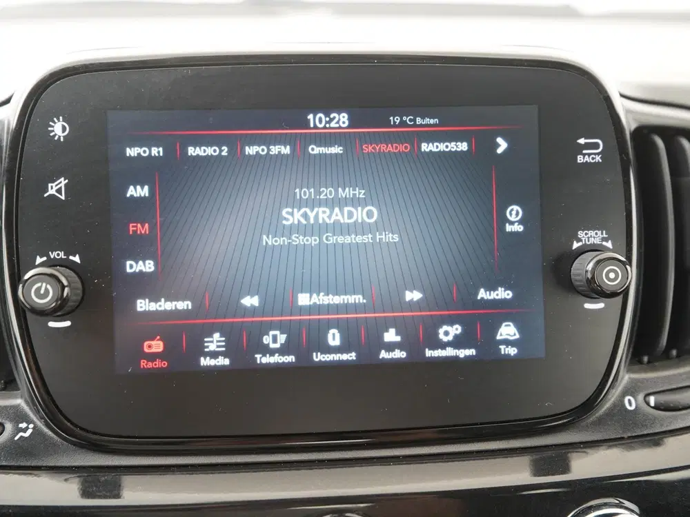Fiat 500C 1.0 Hybrid Club uit 2023, foto 15