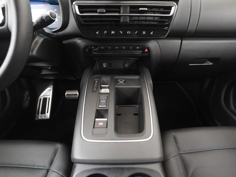 Citroën C5 Aircross Citroen C5 Aircross 1.6 Plug-in Hybrid 225 uit 2023, foto 12