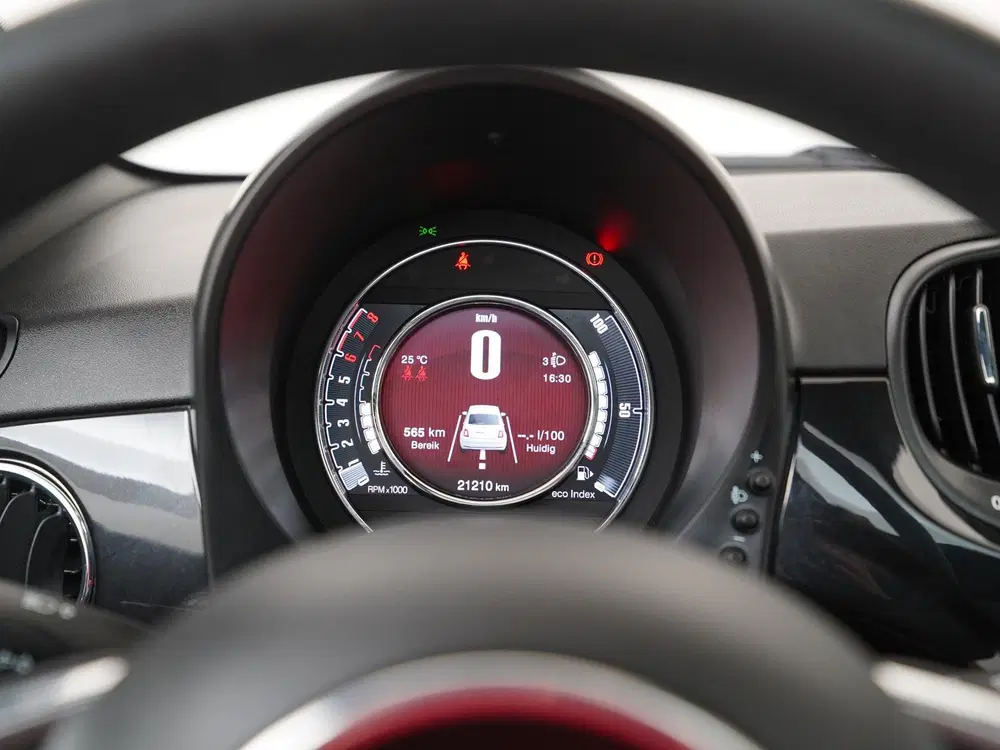 Fiat 500 1.0 Hybrid Dolcevita uit 2022, foto 8