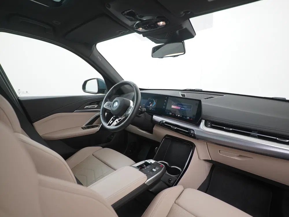 BMW X1 xDrive25e M Sport Shadow uit 2024, foto 2