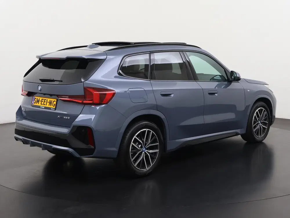 BMW X1 xDrive25e M Sport Shadow uit 2024, foto 6