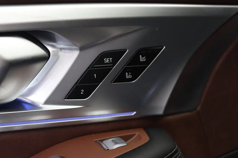 BMW XM PHEV 50e uit 2026, foto 13