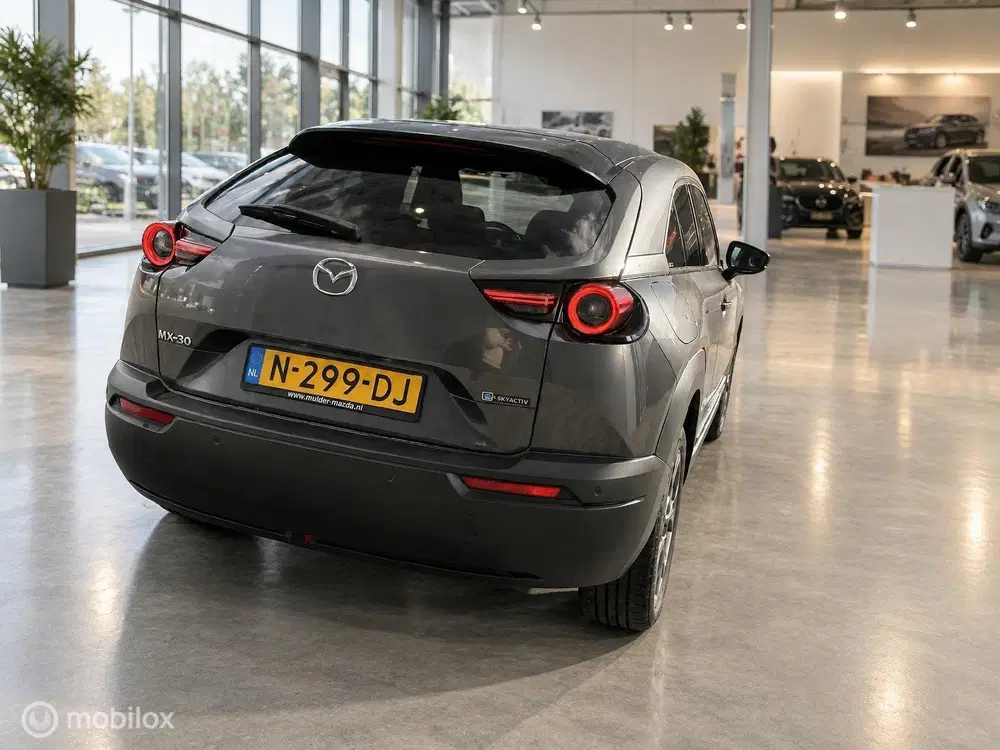 Mazda MX-30 e-SkyActiv 145 uit 2021, foto 9