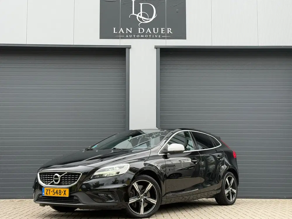 Volvo V40 1.5 T3 Polar+ Sport R-DESIGN AUTOMAAT uit 2019