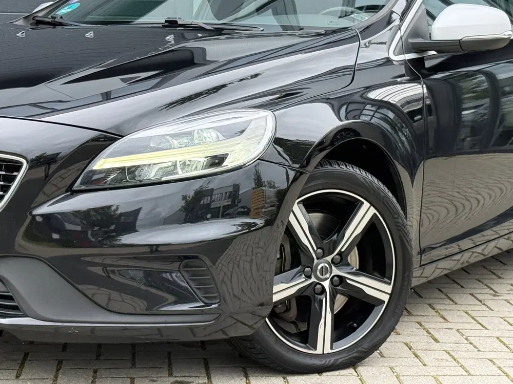 Volvo V40 1.5 T3 Polar+ Sport R-DESIGN AUTOMAAT uit 2019, foto 3