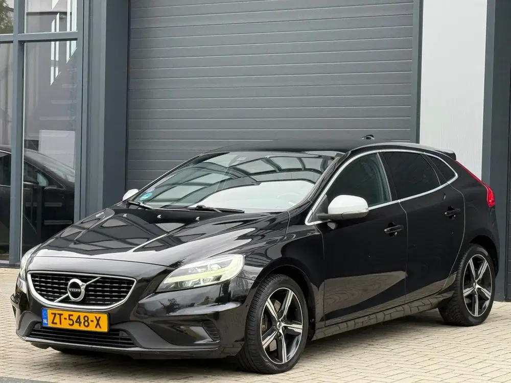 Volvo V40 1.5 T3 Polar+ Sport R-DESIGN AUTOMAAT uit 2019, foto 7