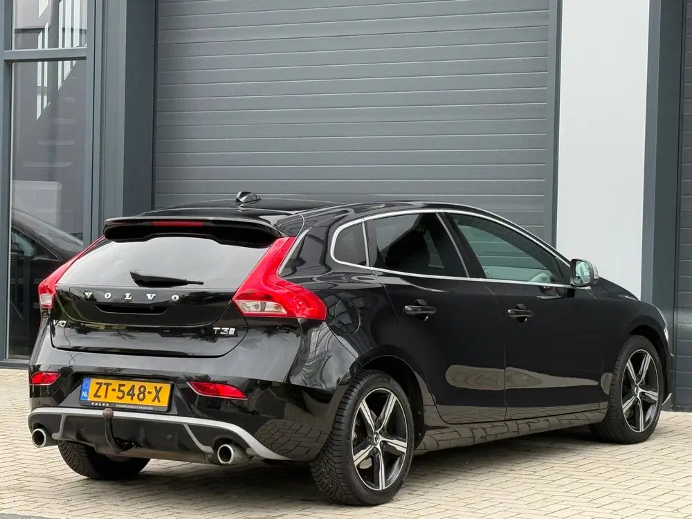 Volvo V40 1.5 T3 Polar+ Sport R-DESIGN AUTOMAAT uit 2019, foto 8