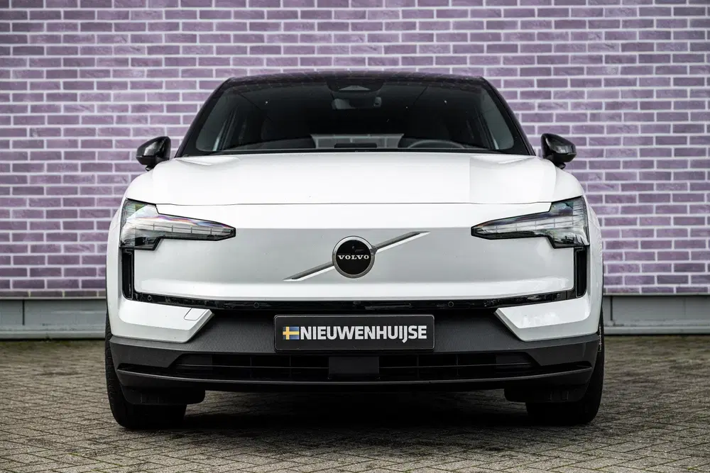 Volvo EX30 Single Motor 51 kWh Plus uit 2024, foto 10