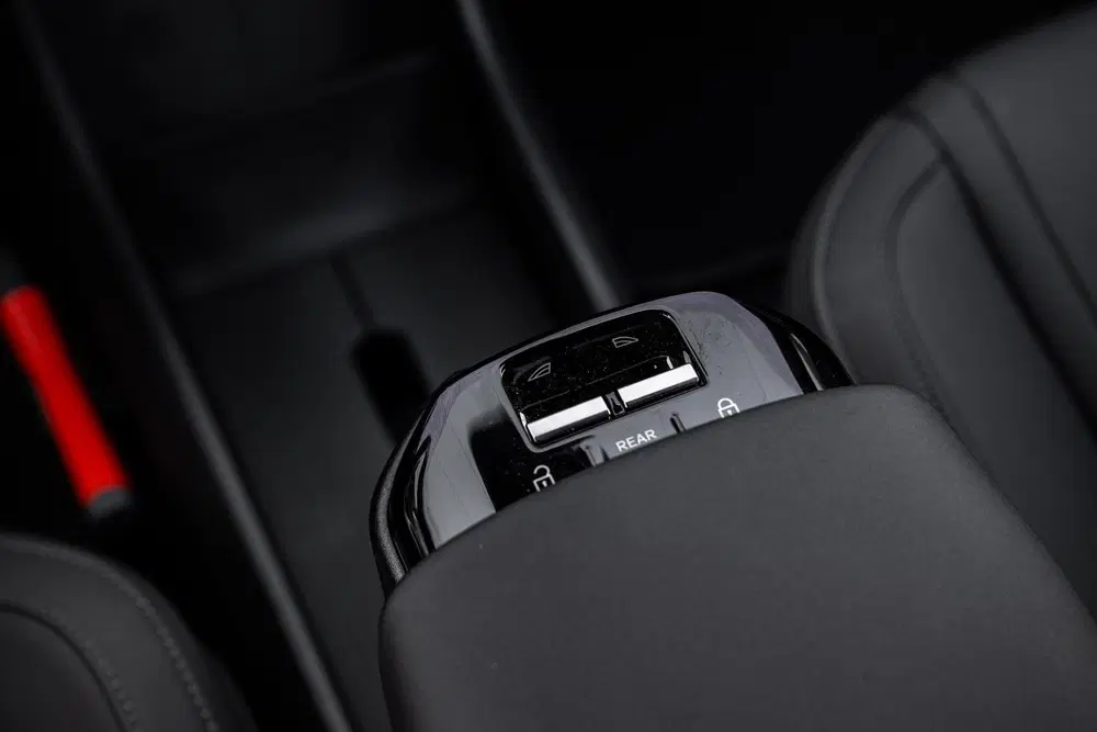 Volvo EX30 Single Motor 51 kWh Plus uit 2024, foto 15