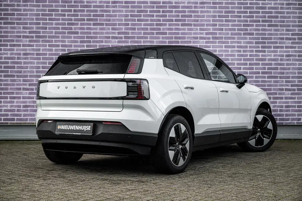 Volvo EX30 Single Motor 51 kWh Plus uit 2024, foto 3