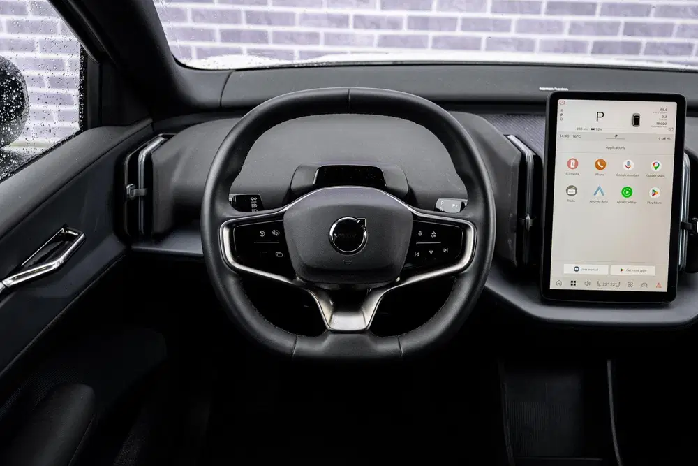 Volvo EX30 Single Motor 51 kWh Plus uit 2024, foto 4