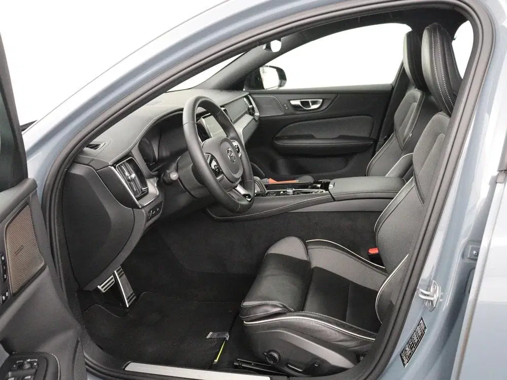 Volvo S60 2.0 Recharge T6 AWD Core uit 2022, foto 4