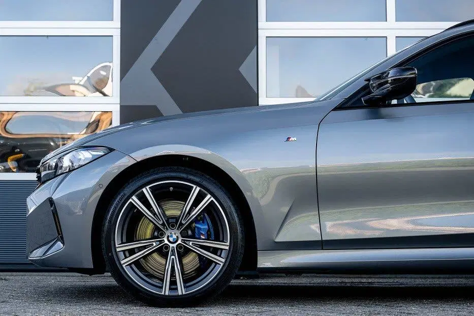 BMW 3-serie M340i xDrive Touring uit 2023, foto 6