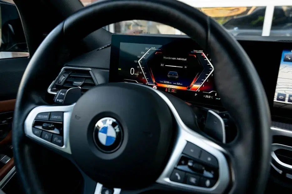 BMW 3-serie M340i xDrive Touring uit 2023, foto 8