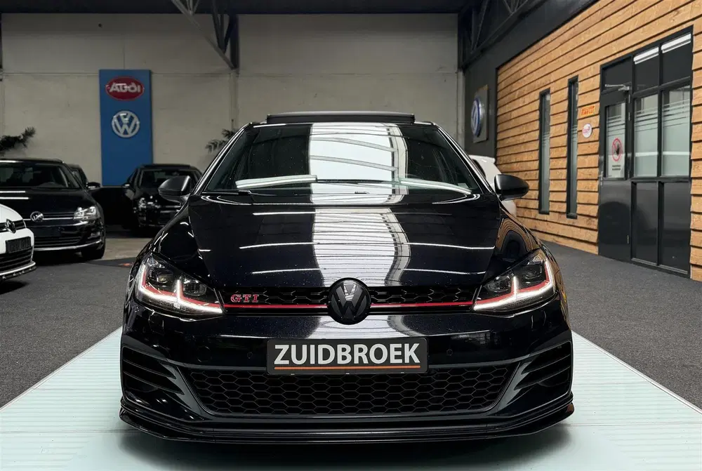 Volkswagen Golf 2.0 TSI GTI TCR DSG uit 2019, foto 2