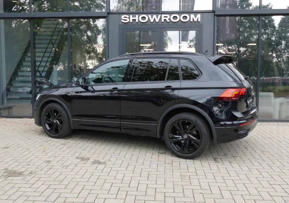 Volkswagen Tiguan 1.5 TSI R-Line PANO KEYLESS 360 uit 2024, foto 2