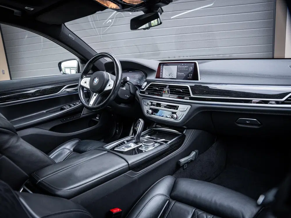BMW 7-serie 745Le High Executive uit 2020, foto 13
