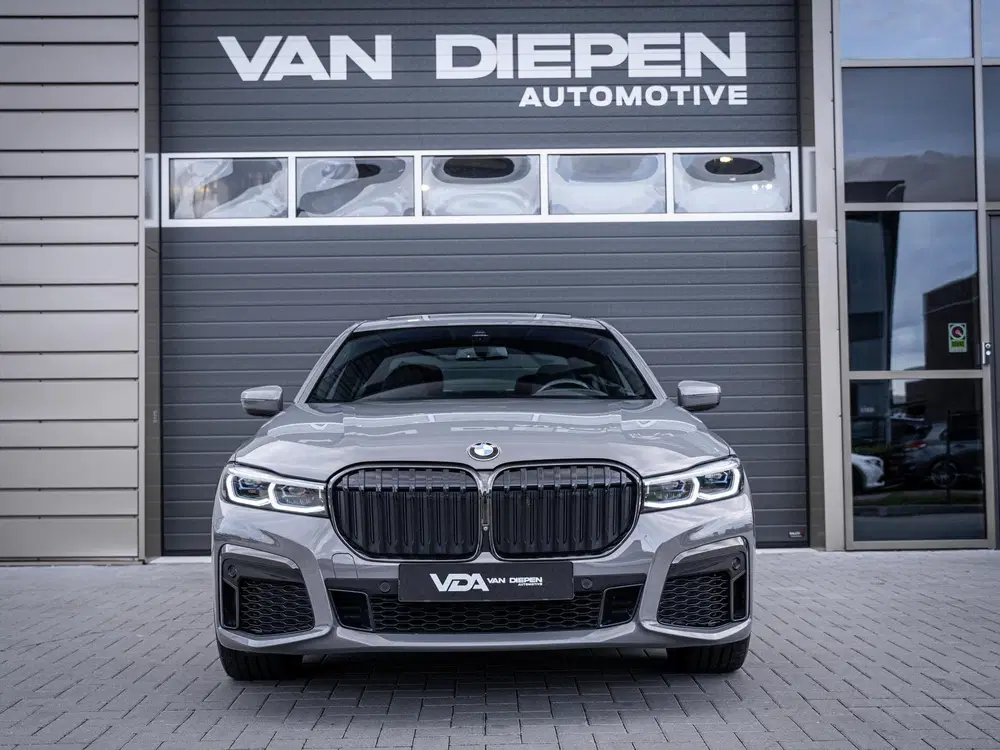 BMW 7-serie 745Le High Executive uit 2020, foto 3
