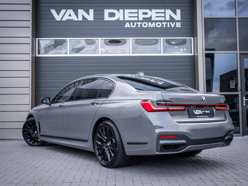 BMW 7-serie 745Le High Executive uit 2020, foto 6
