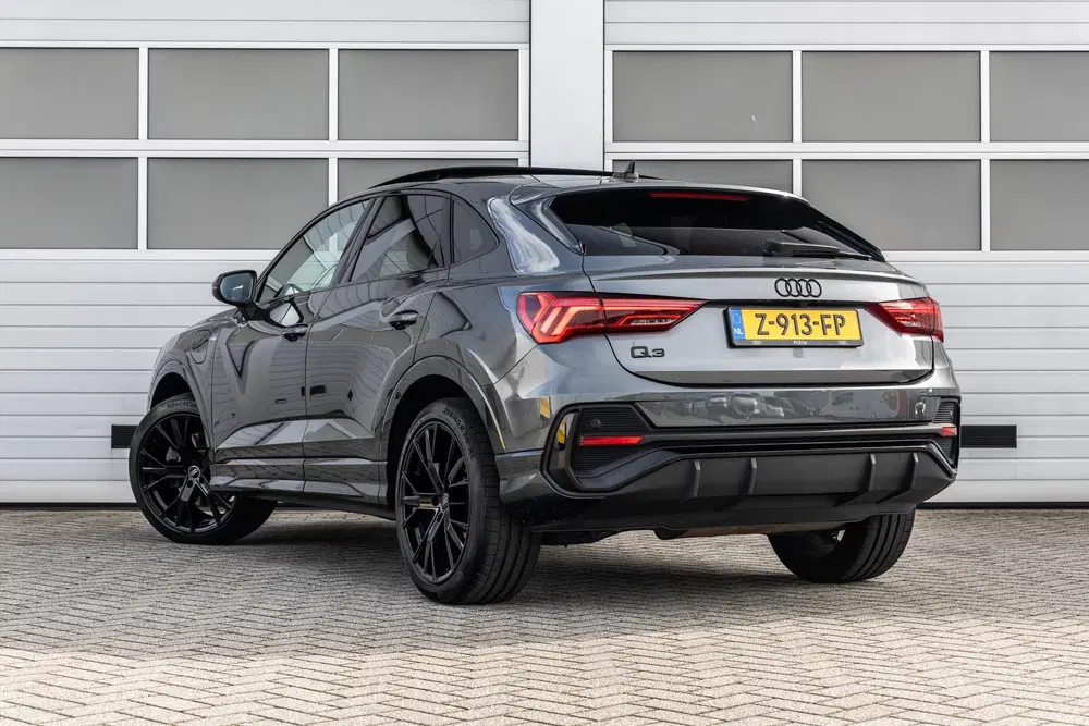 Audi Q3 45 TFSIe 245pk PHEV S edition uit 2024, foto 14