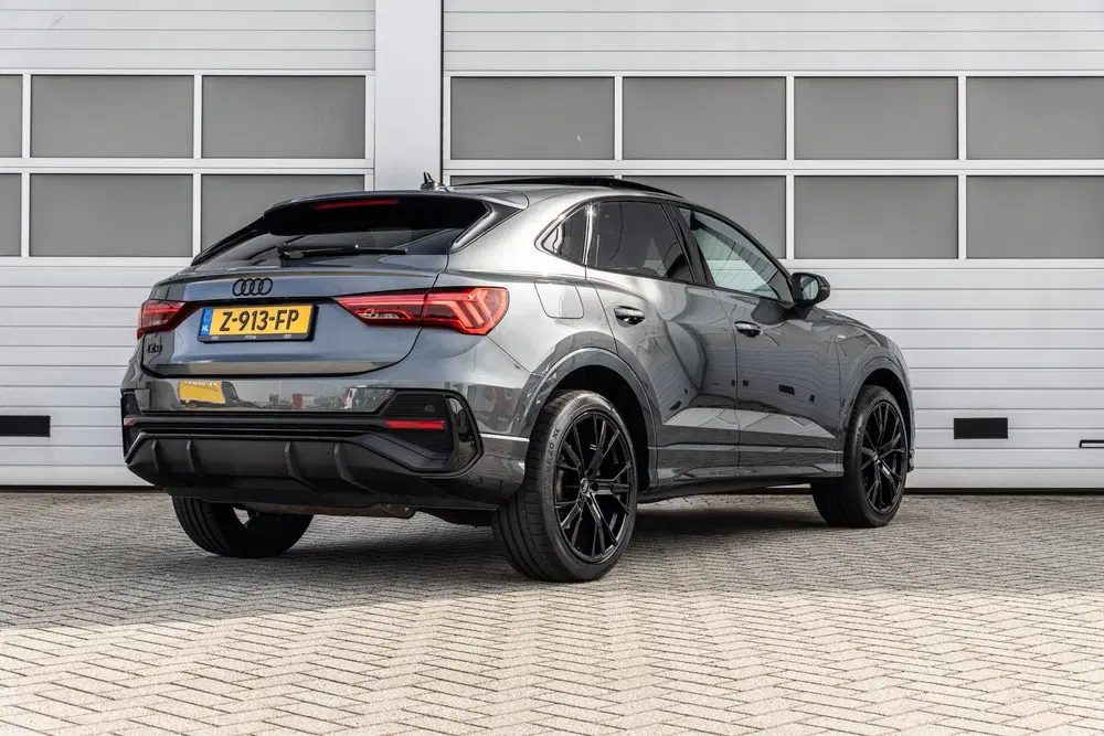 Audi Q3 45 TFSIe 245pk PHEV S edition uit 2024, foto 2