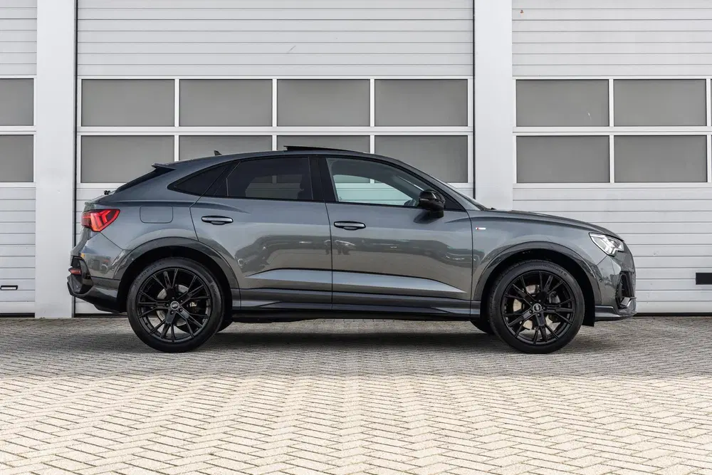 Audi Q3 45 TFSIe 245pk PHEV S edition uit 2024, foto 3
