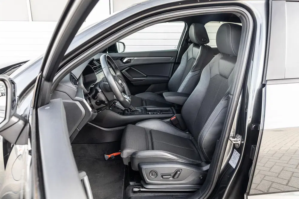 Audi Q3 45 TFSIe 245pk PHEV S edition uit 2024, foto 4