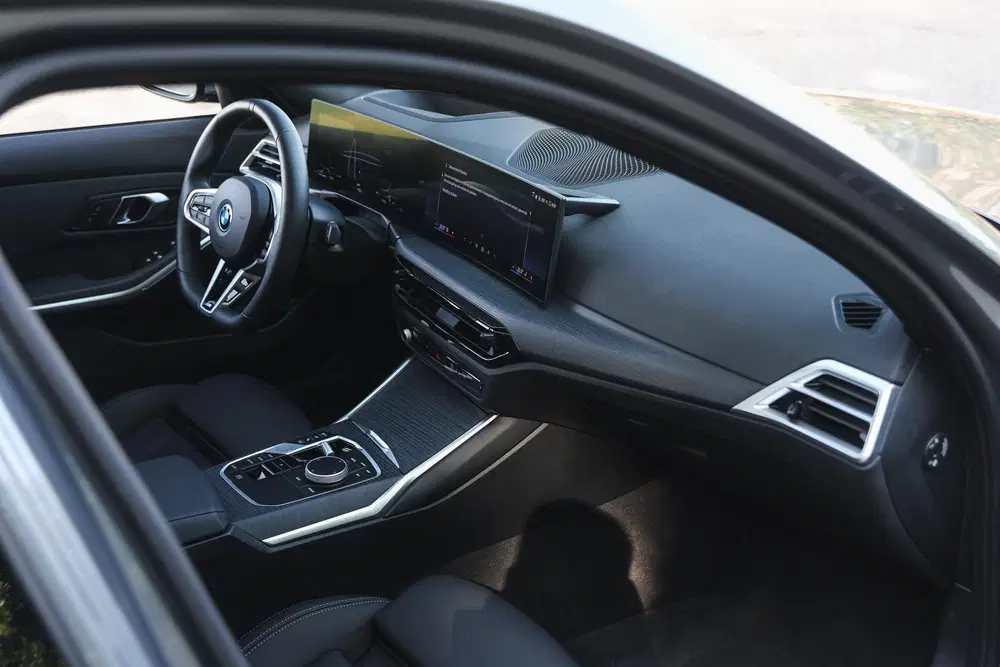 BMW 3-serie 330e M Sport Automaat uit 2025, foto 11