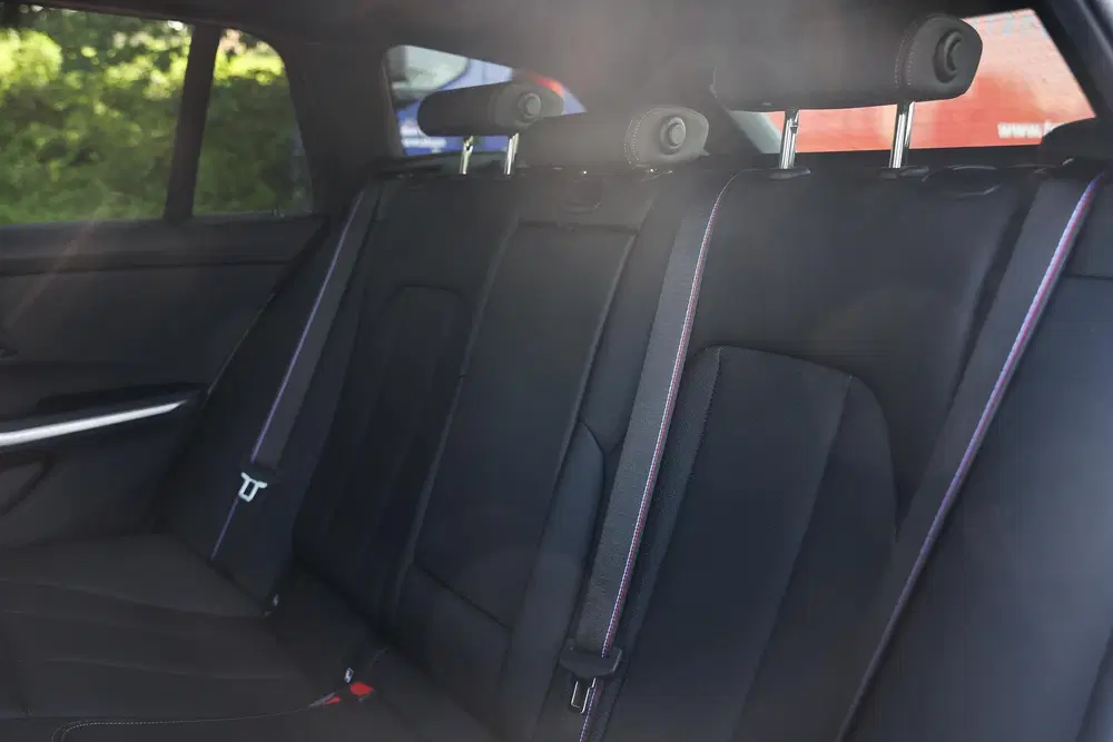 BMW 3-serie 330e M Sport Automaat uit 2025, foto 12