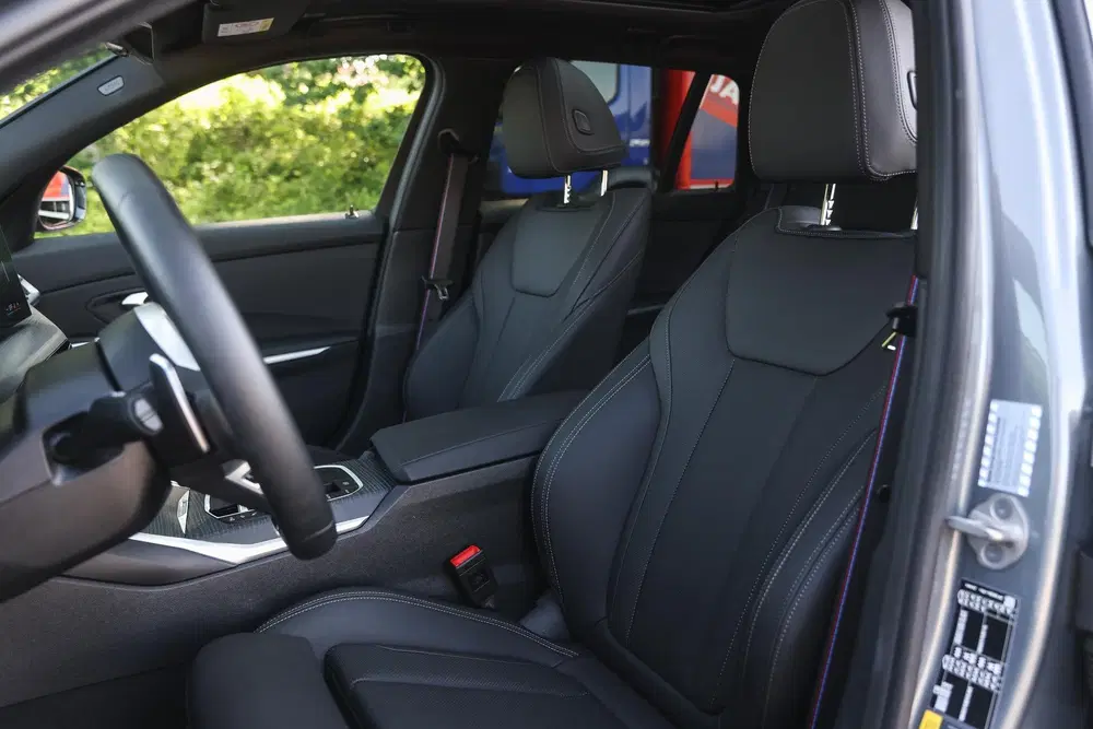 BMW 3-serie 330e M Sport Automaat uit 2025, foto 13