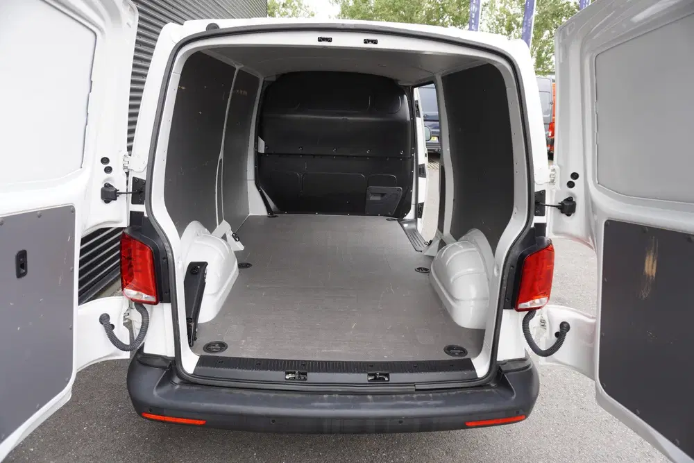 Volkswagen Transporter 150pk L2H1 Apple Carplay Parkeersenso uit 2024, foto 2