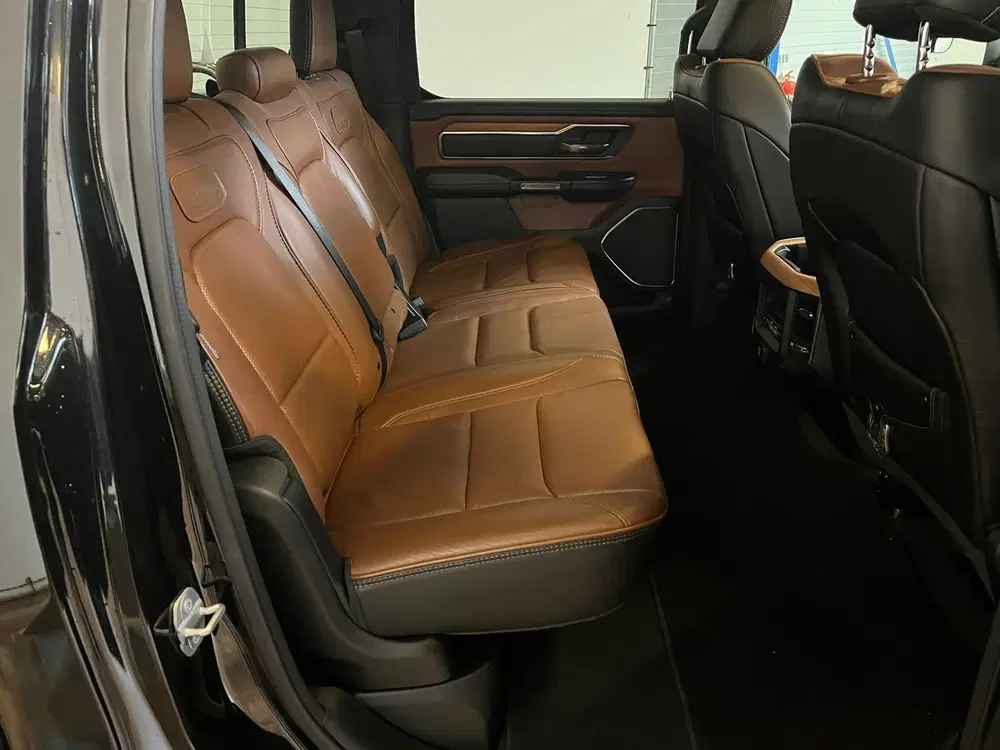 Dodge RAM 5.7 V8 4x4 Crew Cab Longhorn uit 2023, foto 12