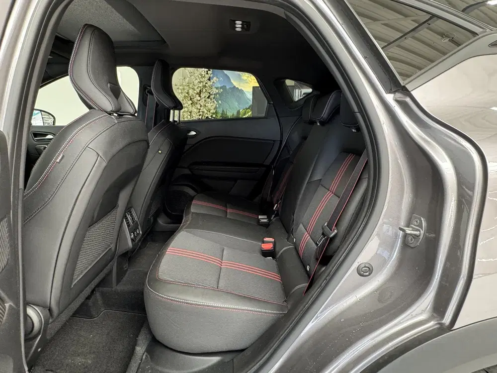Renault Captur 1.3 mild hybrid 160 R.S. Line uit 2024, foto 8
