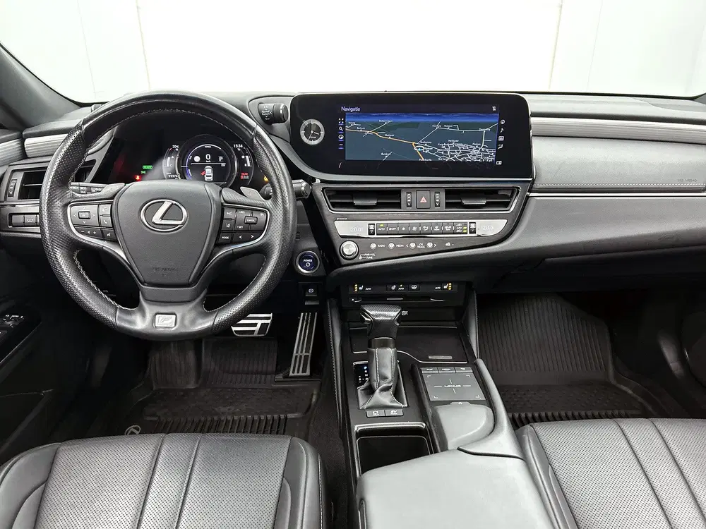 Lexus ES 300h F Sport Premium uit 2022, foto 5
