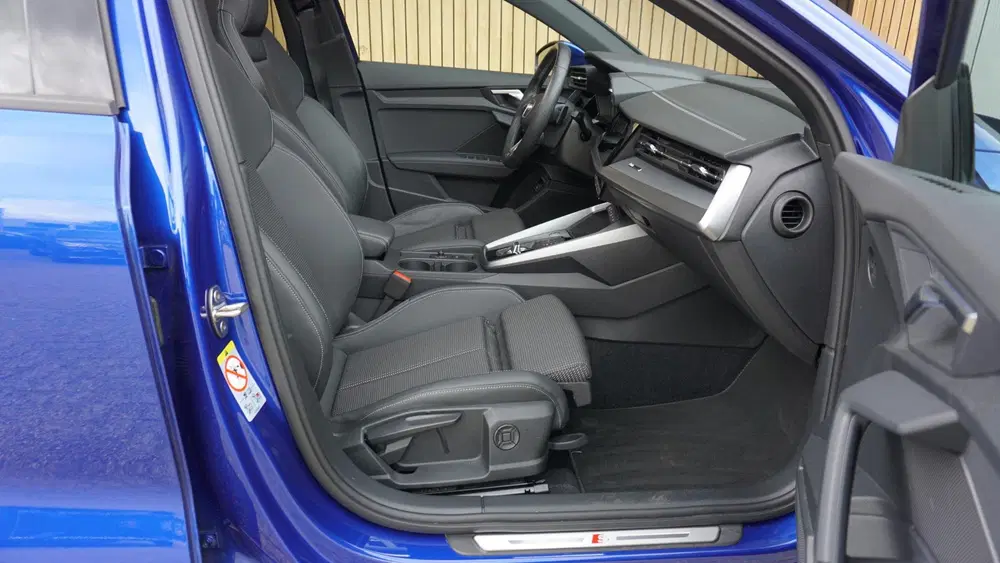 Audi A3 40 TFSIe 204PK 2x S-Line Pano.dak 18inch L uit 2023, foto 10